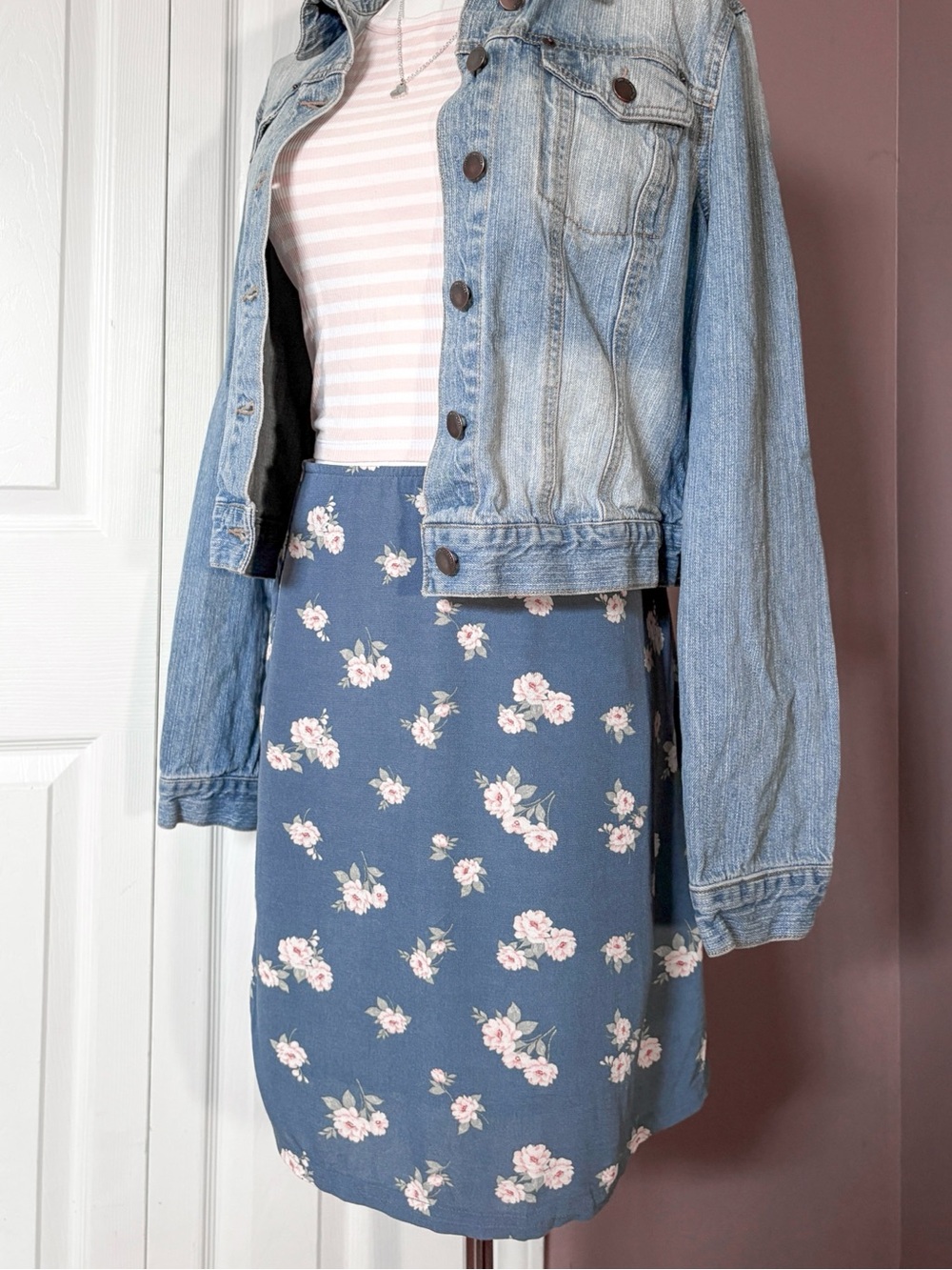 AEO American Eagle Blue Floral Mini Midi Skirt Size Large